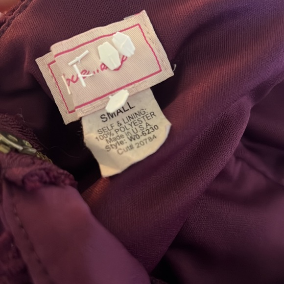 Plum, lace cocktail gown - Picture 3 of 3